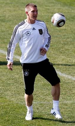 FUSSBALL - FIFA WM 2010, GER, Training PRETORIA,01.JUL.10 - FUSSBALL - FIFA Weltmeisterschaft 2010, Nationalteam Deutschland, Training. Bild zeigt Bastian Schweinsteiger (GER). 