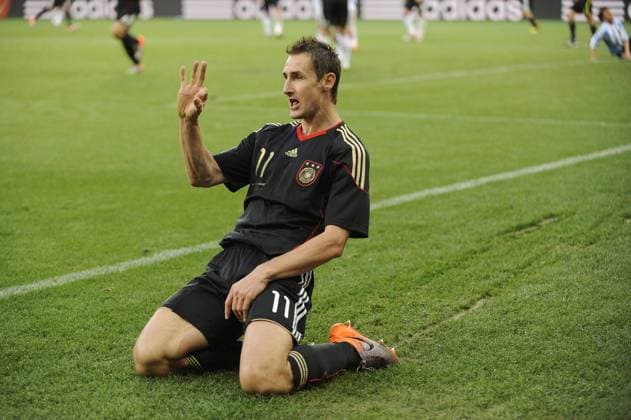 Miroslav KLOSE (GER),Jubel nach Tor zm 2-0. Argentinien (ARG)-Deutschland (GER). Viertelfinale,Round of 8,Fifa World Cup 2010,03.07.2010. o0 Jubel Freude