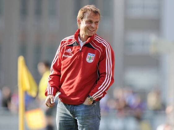 06.07.2010, Fussball, 1. Bundesliga, Saison 2010-2011, Testspiel FC Schalke 04, VFB HUELS - FC SCHALKE 04 0-9 Trainer Olaf Thon (VfB Huels)