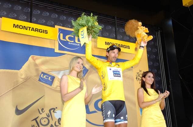 2010, Tour de France, Etappe 05 Epernay - Montargis, Saxo Bank 2010, Fabian Cancellara im gelben Trikot bei der Siegerehrung, Montargis 