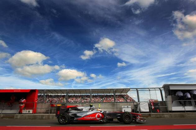 Formula One - FIA F1 World Championships - British Grand Prix Lewis Hamilton (GBR), McLaren Mercedes, MP4-25  o0 Himmel blau Tribüne