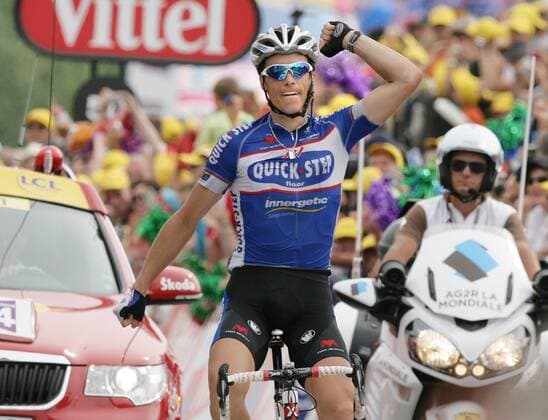 10.07.2010 Rousses Radsport 97. Tour de France 2010, 7. Etappe Tournus - Station des Rousses, Sylvain CHAVANEL (FRA Quick Step) - Etappensieger o0 Jubel Freude Sponsor, Werbepartner, Werbung, Wirtschaft Vittel