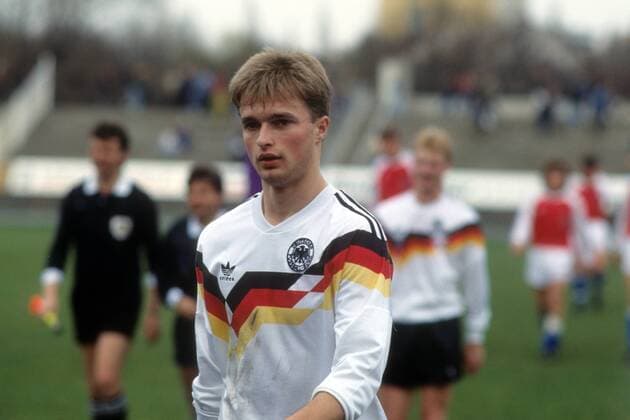Christian Wück (Deutschland U21) - Abgang - DEUTSCHSPRACHIGE SPORTZEITSCHRIFTEN UND -ZEITUNGEN NUR NACH RÜCKSPRACHE Fußball Länderspiel Herren U 21 Nationalteam 1992, U21, Tschechien - Deutschland 1:1, DFB, Nationaltrikot Einzelbild Pilsen