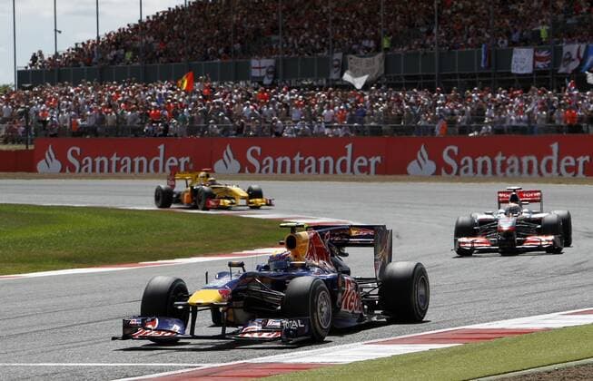 Motorsports Formula 1: World Championship 2010, GP of Great Britain, 06 Mark Webber (AUS, Red Bull Racing) leads Lewis Hamilton (GBR, Vodafone McLaren Mercedes), xHOCHxZWEIx o0 Sponsor Wirtschaft Santander Totale