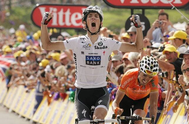 11.07.2010 Morzine Radsport 97. Tour de France 2010, 8. Etappe Station des Rousses - Morzine-Avoriaz, Andy Schleck (LUX Saxo Bank, li.) - Etappensieger auf der 8. Etappe der Tour de France vor Samuel Sanchez (ESP Euskaltel Euskadi) o0 Ziel Jubel, Freude Etappensieg, Etappensieger Freud und Leid