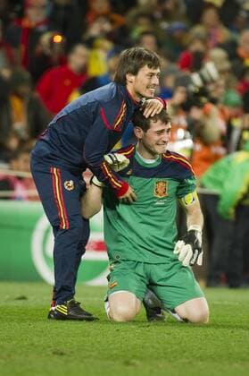 (L-R) David Silva, Iker Casillas (ESP), JULY 11, 2010 - Football : Iker Casillas of Spain celebrates with David Silva during the 2010 FIFA World Cup South Africa Final match between Netherlands 0-1 Spain at Soccer City stadium in Johannesburg  (013801) o0 Jubel, Freude Emotionen