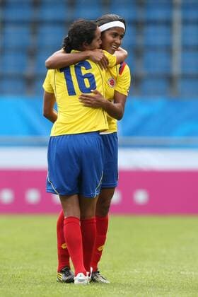 13.07.2010, Bochum - U20 Frauen Weltmeisterschaft 2010 - Kolumbien vs Frankreich 1:1 --- Lady Andrade ( Kolumbien ),vorne - Katerin Castro ( Kolumbien ), hinten o0 Jubel Freude