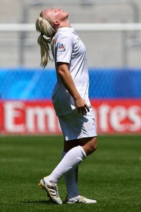 U20 Frauen WM England - Nigeria am 14.07.10 in Augsburg Chelsea Weston ( England ) enttäuscht nach Spielende