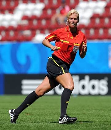 FRAUEN U20 FUSSBALL WM 2010 Vorrunde 14.07.2010 - Mexiko vs. Japan - Schiri Bibiana Steinhaus 