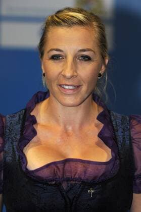 Anni FRIESINGER POSTMA (GER)Eisschnelllaufen,, Portraet,privat,zivil,Bayerischer Sportpreis-Roter Teppich,Red Carpet.