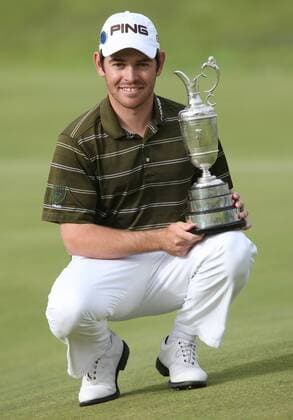 South Africa s Louis Oosthuizen holds the claret jug after winning the 139th Open championship by eight shots in St. Andrews, Scotland on July 18, 2010.  LON2010071817 o0 RSA Objekte Pokal Trophäe Sieg