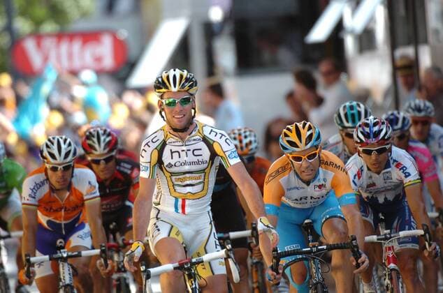 Tour de France, Etappe 18 Salies de Bearn - Bordeaux, Etappensieger Cavendish Mitte Htc - Columbia, Julian Dean 2.re. Garmin - Transitions, Robbie Mc Ewen re. Katusha, Bordeaux  o0 Jubel Freude Ziel