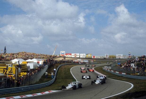 GP der Niederlande in Zandvoort: Carlos Reutemann (Argentinien Williams Ford) vor Alan Jones (Australien Williams Ford)  o0 Rennwagen Aktion Rennwagen