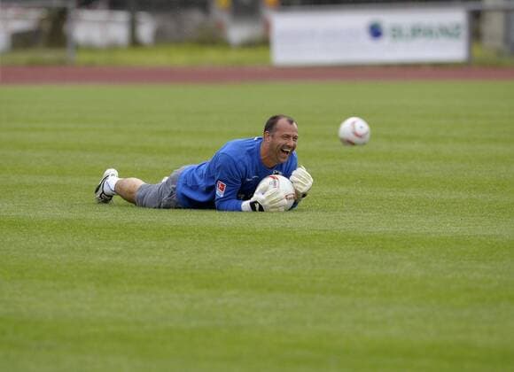 28.07.2010, 28.07.2010, Training TSV 1860 München in Wörgl, Torwart Gabor Kiraly (1860) ist zufrieden.