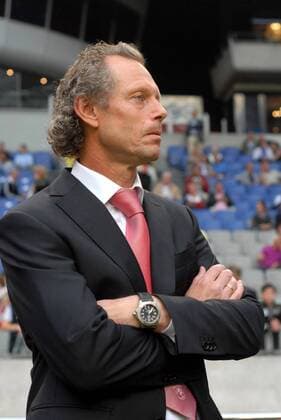 Football - Dutch Supercup - Ajax Amsterdam (red) vs FC Twente Enschede. FC Twente coach, Michel Preud homme. 