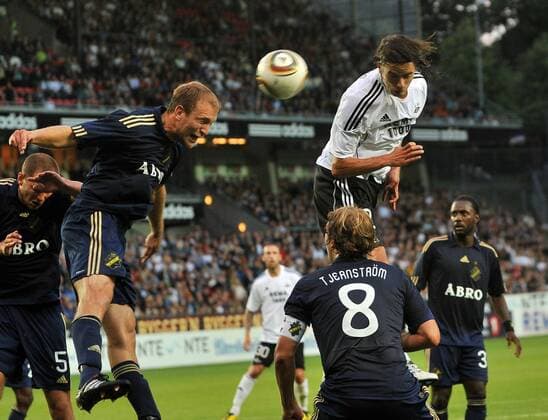 Champions League Qualifikation - Rosenborg Trondheim BK (RBK, weiss) - AIK Solna (Stockholm) - Mikael Lustig (RBK, re.) 