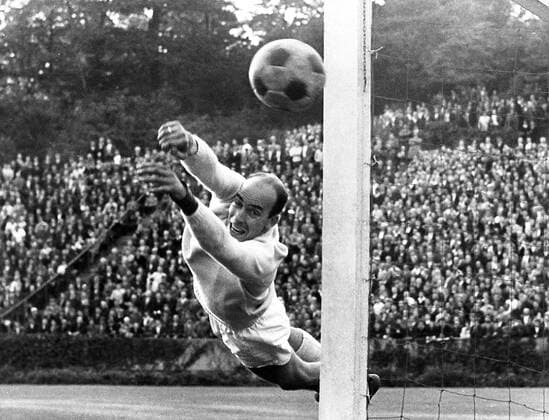 Torwart Fritz Ewert (Köln) Fußball 1. BL Herren Saison 1963 1964, 1. FC Einzelbild Aufnahmedatum geschätzt Dynamik, Abwehr,