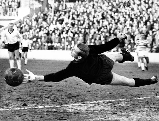 Torwart Manfred Manglitz (Meidericher SV) Fußball 1. BL Herren Saison 1963 1964, Meidericher SV, MSV Duisburg Einzelbild Aufnahmedatum geschätzt Dynamik, Abwehr,