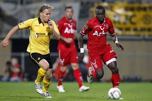 Cheick Tiote (R),Ruud Vormer (L) - Roda JC Kerkrade vs. FC Twente Enschede - Eredivisie 2010 2011 xVIxJeroenxPutmansxIVx 153716