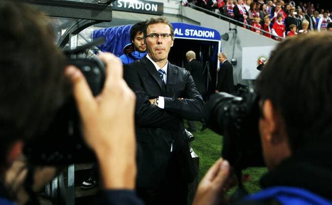 Norway (red) - France (white) 2-1: Coach Laurent Blanc, France 