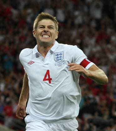 England v Hungary - friendly . . 11.08.10 Steven Gerrard (ENGLAND) celebrates scoring the second England goal. 2-1  o0 Freude