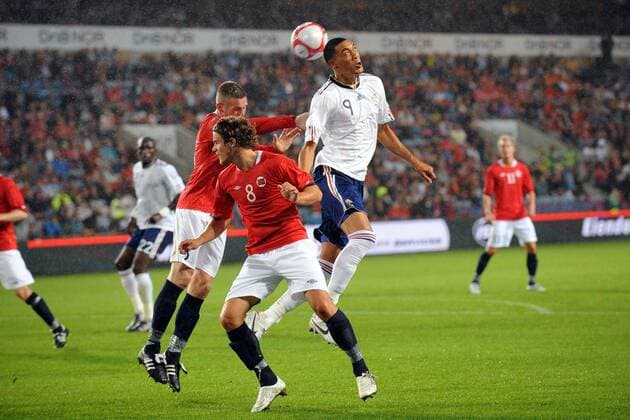 Norwegen (rot) vs Frankreich (weiß) 11 08 2010 - Guillaume HOARAU (R) gegen Henning HAUGER (C) - AnthonyBibardFEP - 