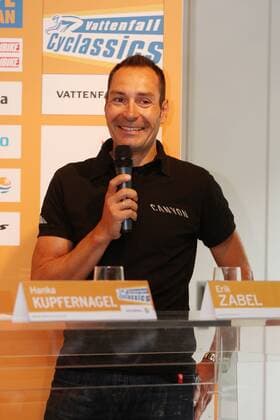 Hamburg Vattenfall Cyclassics 2010, Pressekonferenz, Erik Zabel (GER) xHOCHxZWEIx xMaltexChristiansx