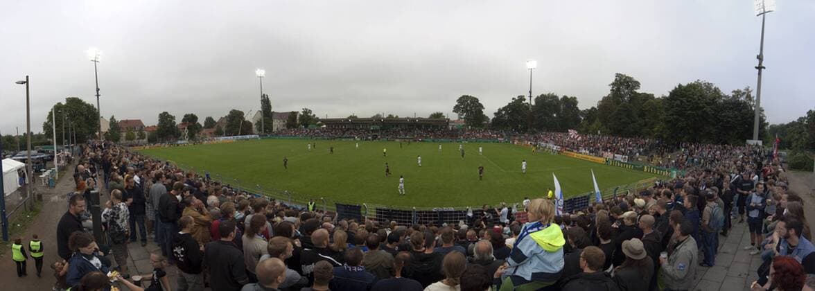 Karl-Liebknecht-Stadion, Zuschauer, SV Babelsberg 03, Fußball, DFB-Pokal, Saison 2010 2011, Potsdam, 14.08.2010, o0 Fan Zuschauer fisheye Panorama Panoramabild