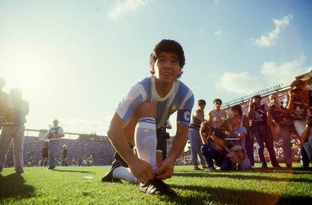Medienwirksamer Auftritt von Diego Armando Maradona (Argentinien) Fußball Länderspiel Herren Freundschaftsspiel 1987, Nationalteam Einzelbild Buenos Aires Überlegenheit,