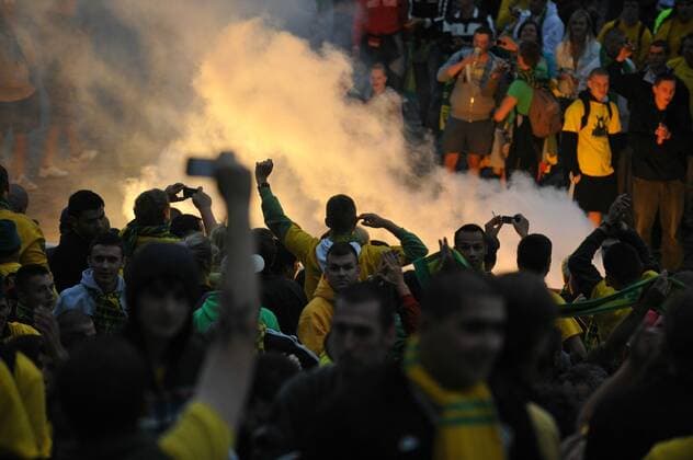 Fans of the Slovak soccer club MSK Zilina march from the Old Town Square to the stadium to support their team in the Champions League qualifying play-off first leg match in Prague Tuesday, Aug. 17, 2010. (CTKxPhoto RenexVolfik)  CTKPhoto576201008170698001 Totale