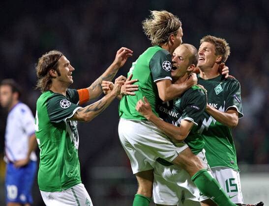 18.08.2010, Fußball Champions League Qualifikation Play-Off, 18.08.2010: SV Werder Bremen - Sampdoria Genua, im Weserstadion Bremen, Jubel Bremen zum Tor zum 1:0 , v.l. Torsten Frings (Werder Bremen) , Torschütze Clemens Fritz (Werder Bremen) , Petri Pasanen (Werder Bremen) , Sebastian Prödl (Werder Bremen) o0 Freude