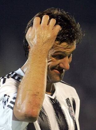 18.08.2010, Belgrad - UEFA Champions League Qualifikation 2010 2011 - Partizan Belgrad vs RSC Anderlecht 2:2 --- Mladen Krstajic (Partizan) :  o0 Nachdenklichkeit
