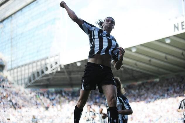 Football - Barclays Premier League - Newcastle United (black) vs. Aston Villa (red):Andrew Carroll (Newcastle United) celebrates his goal at St James Park.  o0 Freude
