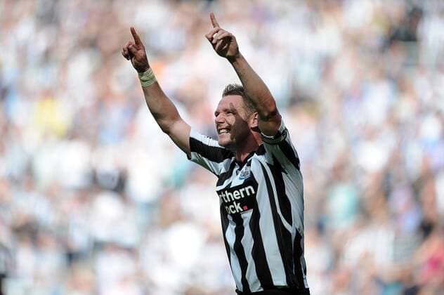 Football - Barclays Premier League - Newcastle United (black) vs. Aston Villa (red):Kevin Nolan (Newcastle United) celebrates his goal at St James Park.  o0 Freude