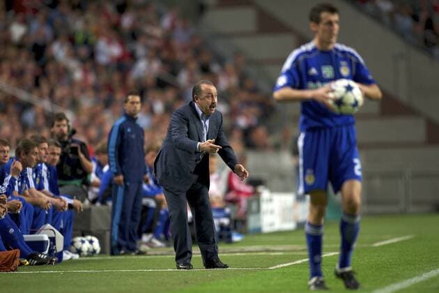 Coach Valeri Gazzaev (Kiew) - Ajax Amsterdam (rot) vs Dynamo Kiew (blau), Play-offs Champions League 2010 2011 xVIxwjxdijkdrentxIVx 164091