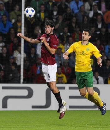 Tomas ORAVEC, right, of MSK Zilina and Niklas HOHENEDER, left, of Sparta Praha fight for the ball during the Champions League qualifying play-off match MSK Zilina - Sparta Praha in Zilina Tuesday, Aug. 25, 2010. (CTKxPhoto MarianxPeiger)  CTKPhoto7201008250936801
