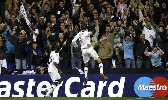 Peter Crouch of Tottenham Hotspur celebrates scoring his side s third goal UEFA Champions League Qualifying - Tottenham Hotspur (white) vs. BSC Young Boys Bern (yellow) - 25th August, 2010 EDITORIAL USE ONLY. No use with unauthorised audio, video, data, fixture lists, club league logos or live services. Online in-match use limited to 120 images, no video emulation. No use in betting, games or single club league player publications. o0 Jubel, Freude,