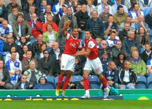 Theo Walcott l. of Arsenal FC London celebrates his goal with Robin Van Persie of Arsenal FC London Barclays Premier League Blackburn Rovers v Arsenal 28th August, 2010 EDITORIAL USE ONLY. No use with unauthorised audio, video, data, fixture lists, club league logos or live services. Online in-match use limited to 120 images, no video emulation. No use in betting, games or single club league player publications. o0 Jubel Freude