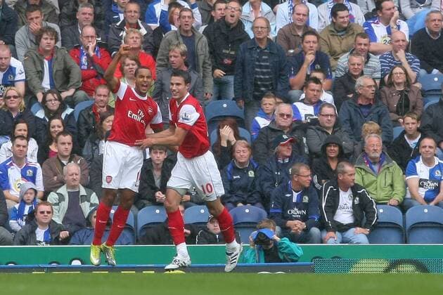 Football - Premier League - Blackburn Rovers vs. Arsenal FC London: Arsenal s Theo Walcott l. celebrates his opener at Ewood Park, Blackburn  o0 Jubel Freude