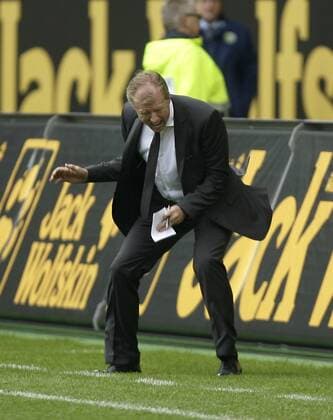 Steve McClaren, Trainer Wolfsburg, wuetend - VfL Wolfsburg (weiß) vs. FSV Mainz 05 (rot) 3:4, Wolfsburg o0 Mc Claren