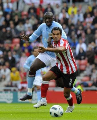 Sunderland s Kieran Richardson (R) and Manchester City s Yaya Toure. Barclays Premier League - Sunderland FC vs. Manchester City 29th August, 2010 EDITORIAL USE ONLY. No use with unauthorised audio, video, data, fixture lists, club league logos or live services. Online in-match use limited to 120 images, no video emulation. No use in betting, games or single club league player publications.