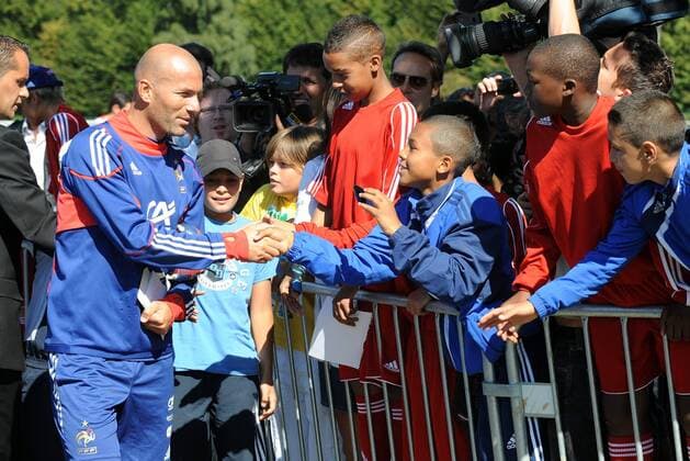 Training Nationalteam Frankreich - Clairefontaine - 01 09 2010 - Zinedine ZIDANE - xAnthonyBibardxFEPx  o0 Fan, Zuschauer