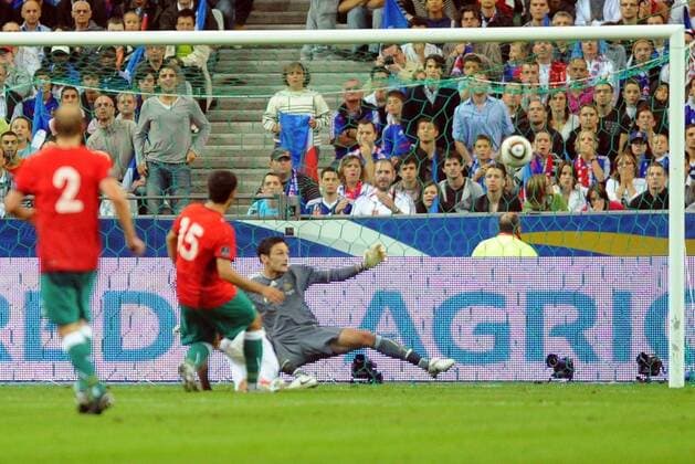 EM Qualifikation - Frankreich (blau) - Weißrussland (rot) - Sergei KISLYAK (Mitte) trifft gegen Torwart Hugo Lloris (FRA) - AnthonyxBibardxFEP -  o0 Tor