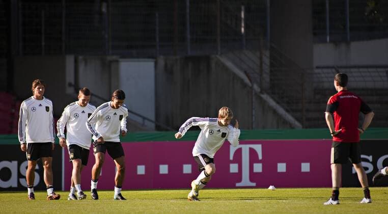 Mario Gomez, Lukas Podolski, Sami Khedira, Marko Marin (v.li., alle GER) 05. September 2010 Training DFB Nationalmannschaft