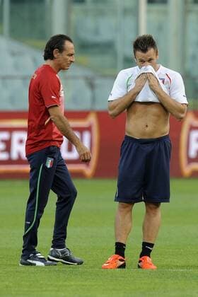 Nationaltrainer Cesare Prandelli (L) und Antonio Cassano (ITA)  o0 Coach