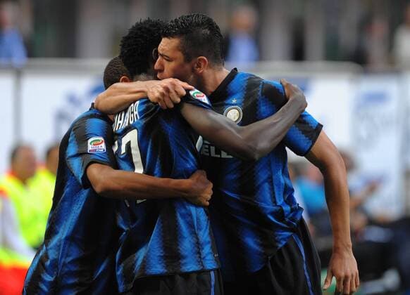 Torjubel Inter v.re. LUCIO, McDonald Mariga und Jonathan Biabiany Inter Mailand (blau) vs. Udinese Calcio (weiß) 2:1 massimoxoliva o0 Jubel, Freude Mc Donald