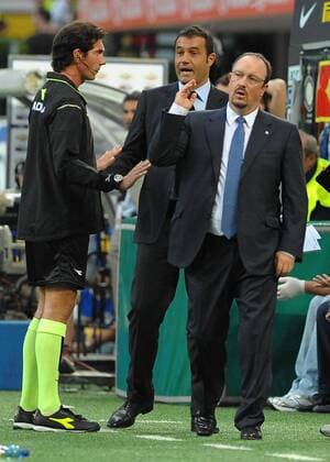 Trainer Rafael Benitez (Inter, re.) Inter Mailand (blau) vs. Udinese Calcio (weiß) 2:1 massimoxoliva o0 Rafa Ersatzschiedsrichter, Ersatz Schiedsrichter, 4., Vierter Offizieller