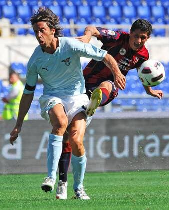 Rom - Serie A - Lazio Rom (blau) - FC Bologna (rot): Stefano Mauri (li.) und Henry Gimenez 
