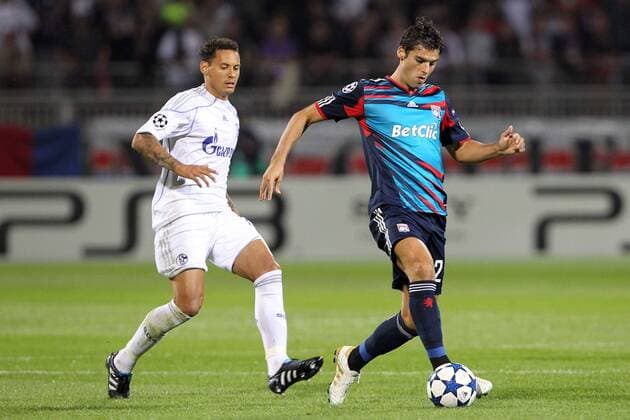Olympique Lyon - FC Schalke 04 - Yoann Gourcuff (OL, re.) und Jermaine Jones (FCS04) - EddyLEMAISTRE - 