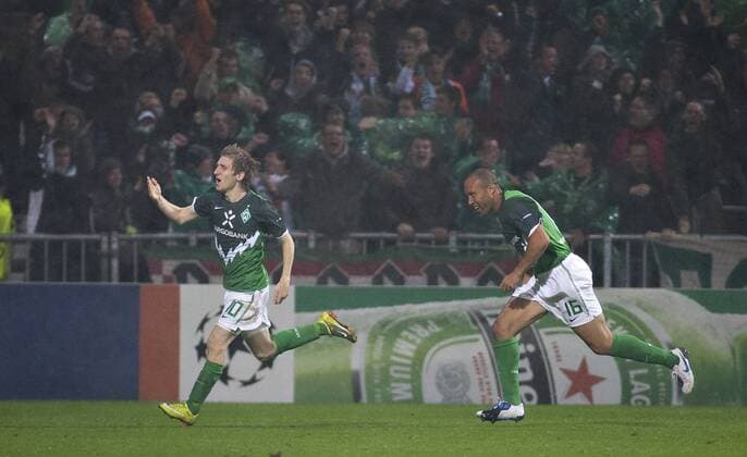 Bremen, 14.09.2010, Fußball Torjubel: Mikael Silvestre (Werder, re.), Marko Marin (Werder) SV Werder Bremen - Tottenham Hotspur FC